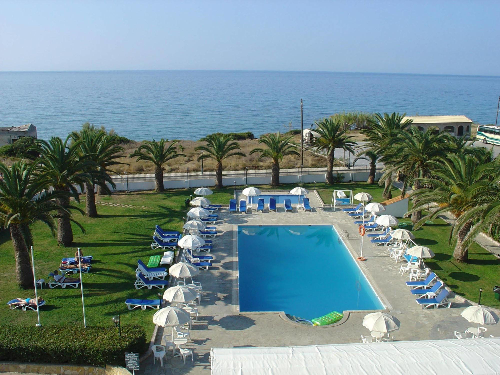 Golden Sands Hotel Айос-Георгіос Зручності фото